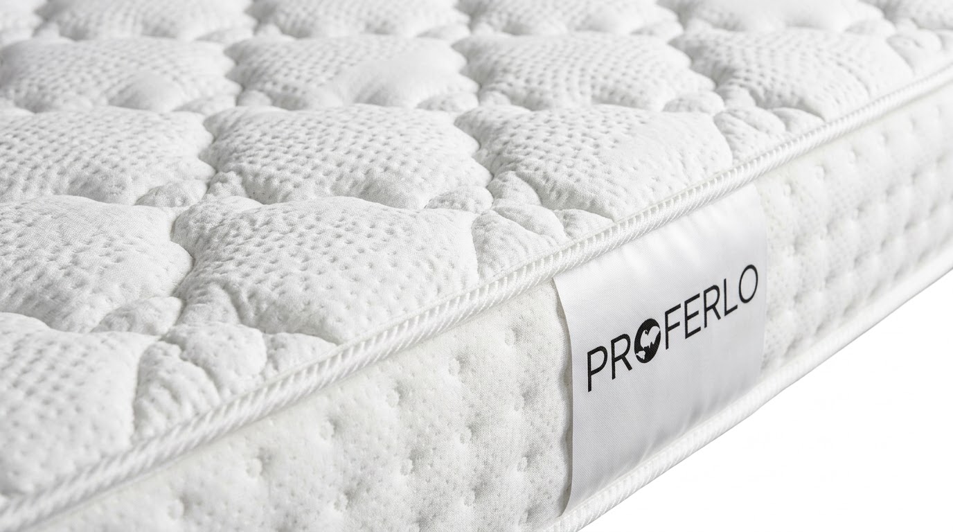 Close-up_shot_of_product_202608131405